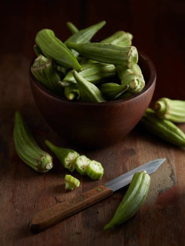 हफ्ते में एक बार बालों पर लगाएं भिंडी का पानी, फिर देखें कमाल