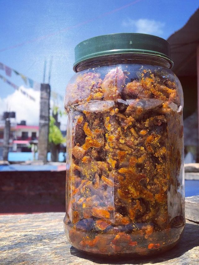 অতিরিক্ত রয়েছে চিকেন? বানিয়ে ফেলুন লোভনীয় আচার