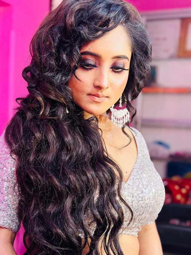 বোল্ড লুকে মিঠাই! সিক্যুইন ড্রেসে ফ্যাশনিস্তা সৌমিতৃষা