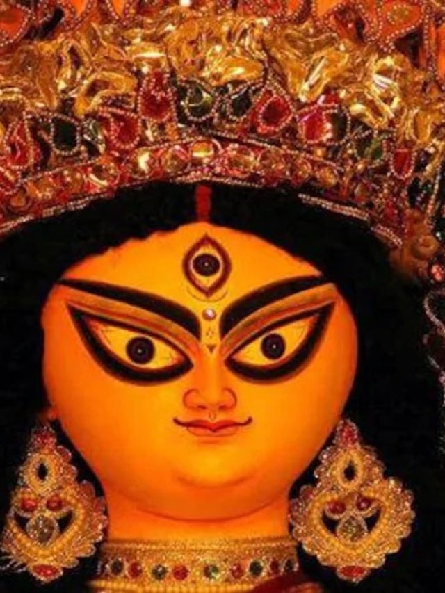 এবছর দেবী দুর্গার আগমন- গমন কিসে?