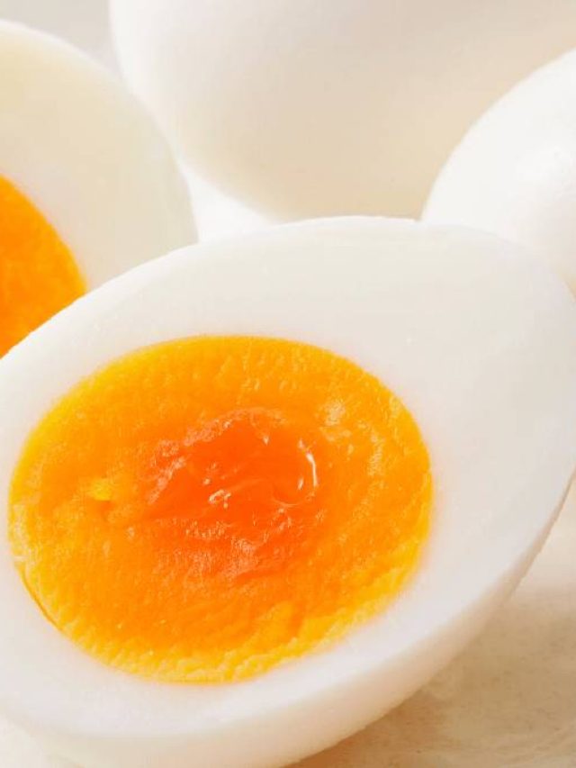 কিছুতেই হচ্ছে না হাফ বয়েল ডিম, এই টিপস মানলে হবে পারফেক্ট