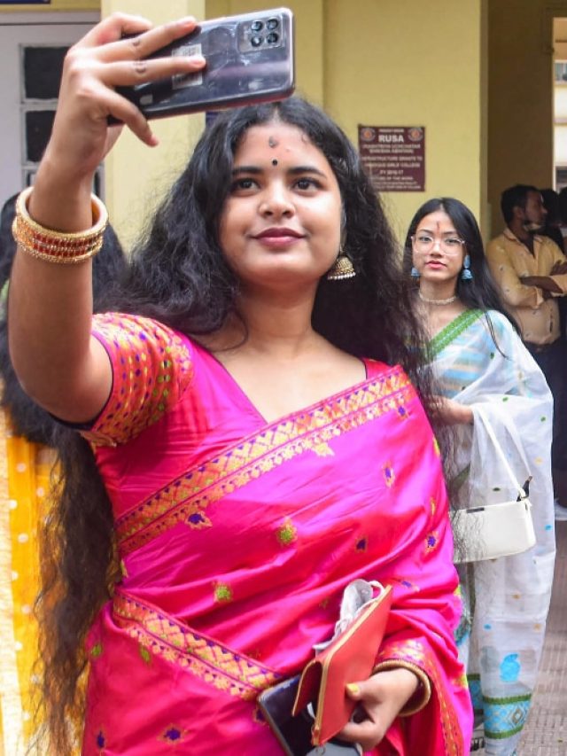 পুজোয় আপনিই হবেন সেরা, এভাবে তুলুন সেলফি