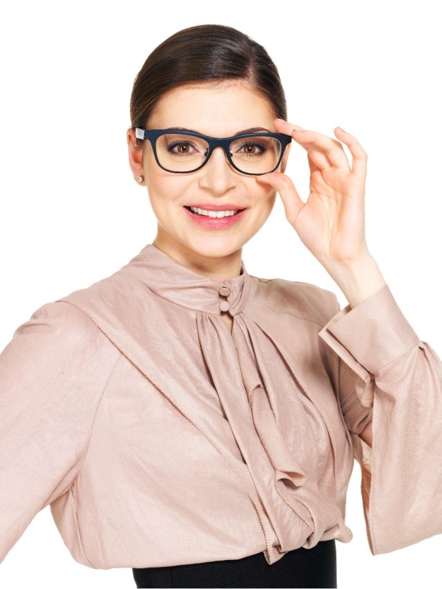 চশমার কাচ পরিষ্কারের ৬ টিপস, একেবারে ঝকঝক করবে