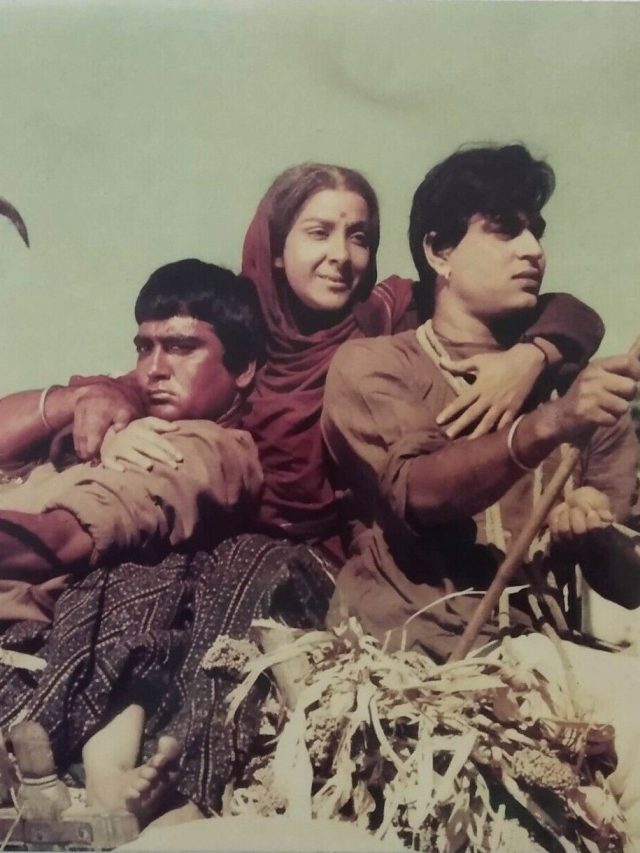 पर्दे पर उम्र में बड़े हीरो की मां बनीं ये हीरोइनें, एज गैप जानकर उड़ेंगे होश