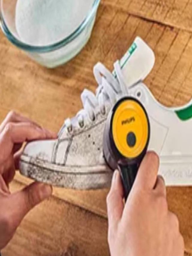 কাদায় নোংরা সাদা জুতো ৫ টিপসে ঝকঝকে