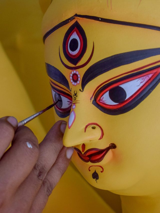 শহরের সেরা বনেদি বাড়ির পুজোর খোঁজ