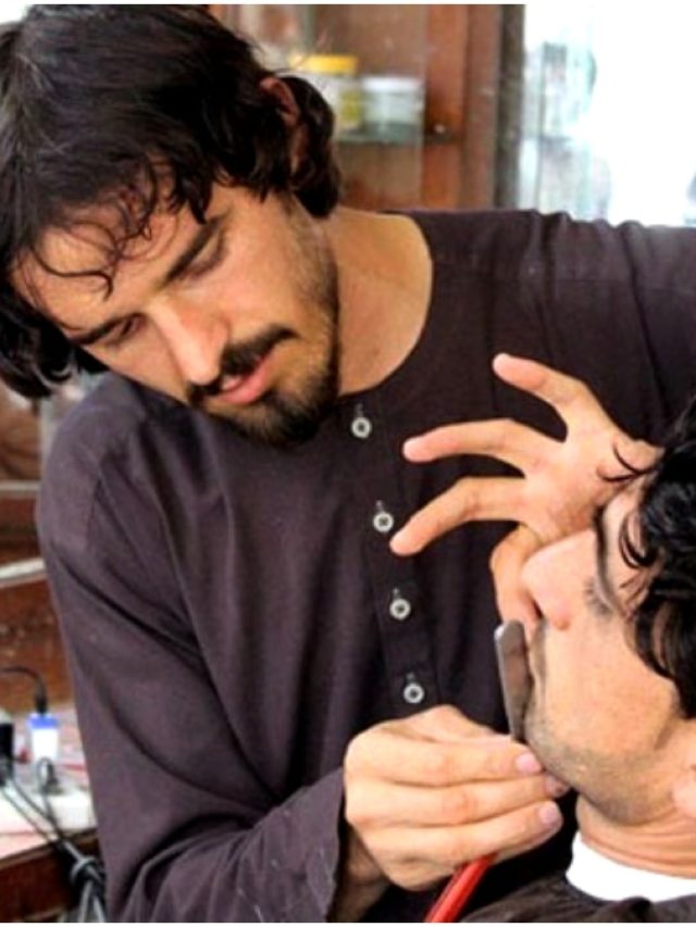 সেলুনের ব্লেড-খুর থেকেও হেপাটাইটিস সংক্রমণের ভয়!