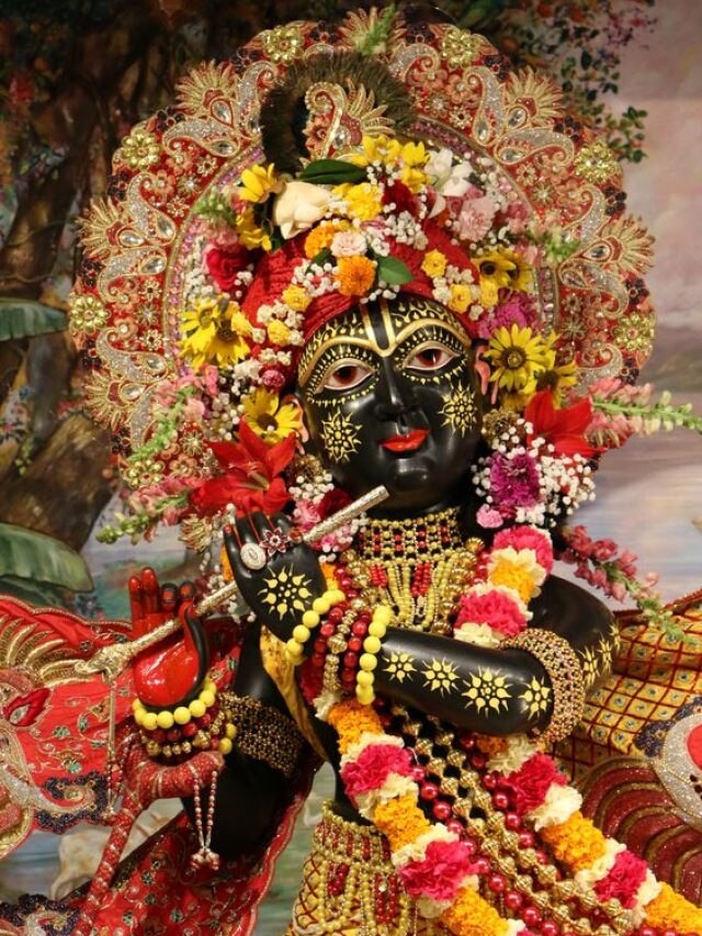 বৃন্দাবনের বাঁকে বিহারী মন্দিরের  ৫ রহস্য, চমকে যাবেন!