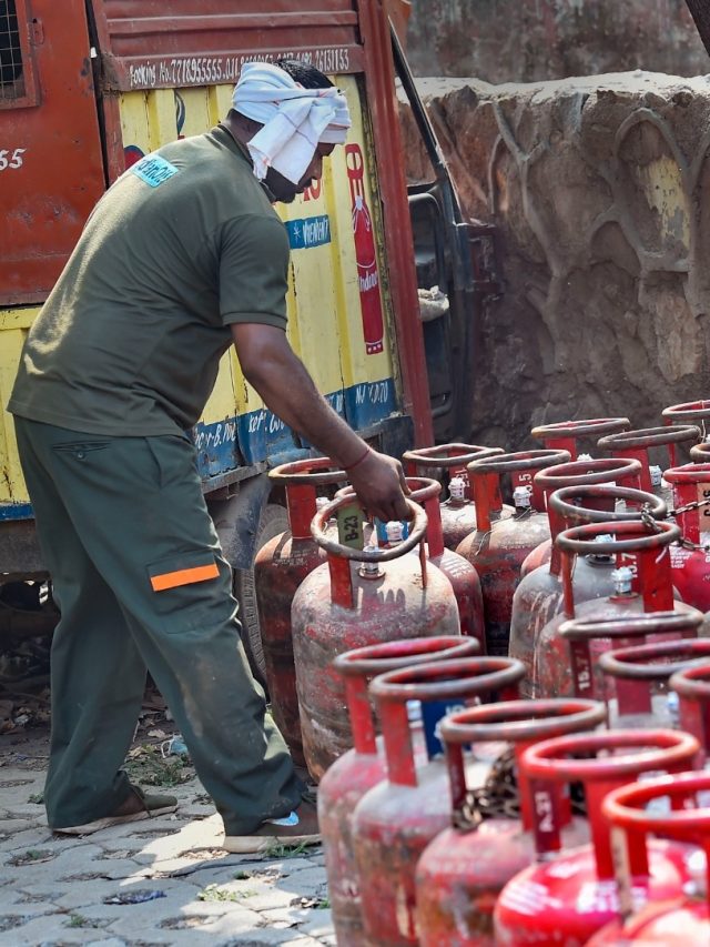 ৪০০ টাকা কম দামে গ্যাস সিলিন্ডার পাবেন আপনিও, কী করবেন ?