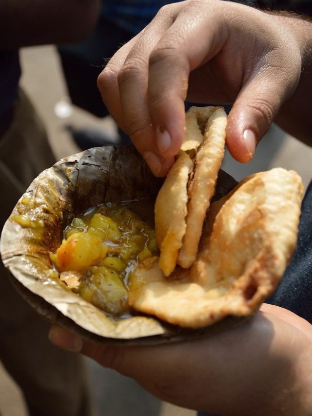 বানান মিষ্টির দোকানের মতো আলুর তরকারি, রইল রেসিপি