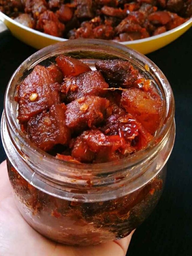 আচার ছাড়া চলে না? বিপদ এড়াতে সাবধান হয়ে যান