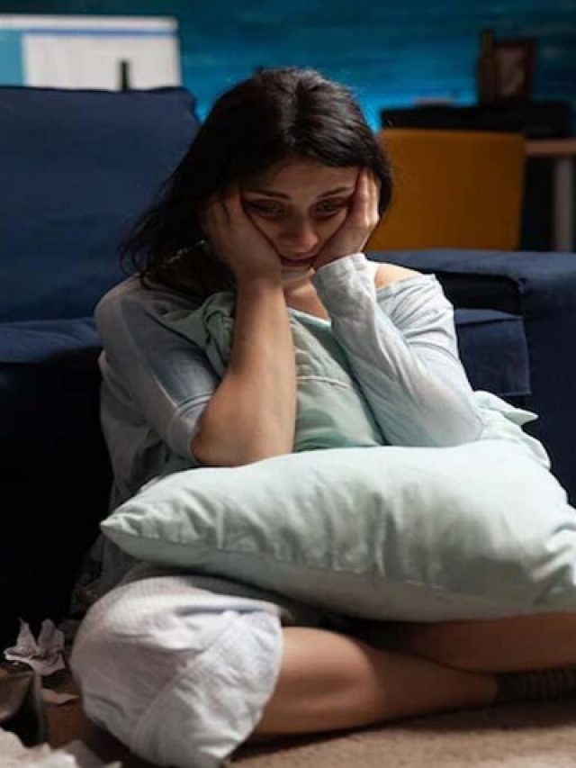 আপনাকে ভালোবাসে না, শুধু ব্যবহার করে? পার্টনারের কোন লক্ষণে বুঝবেন ?