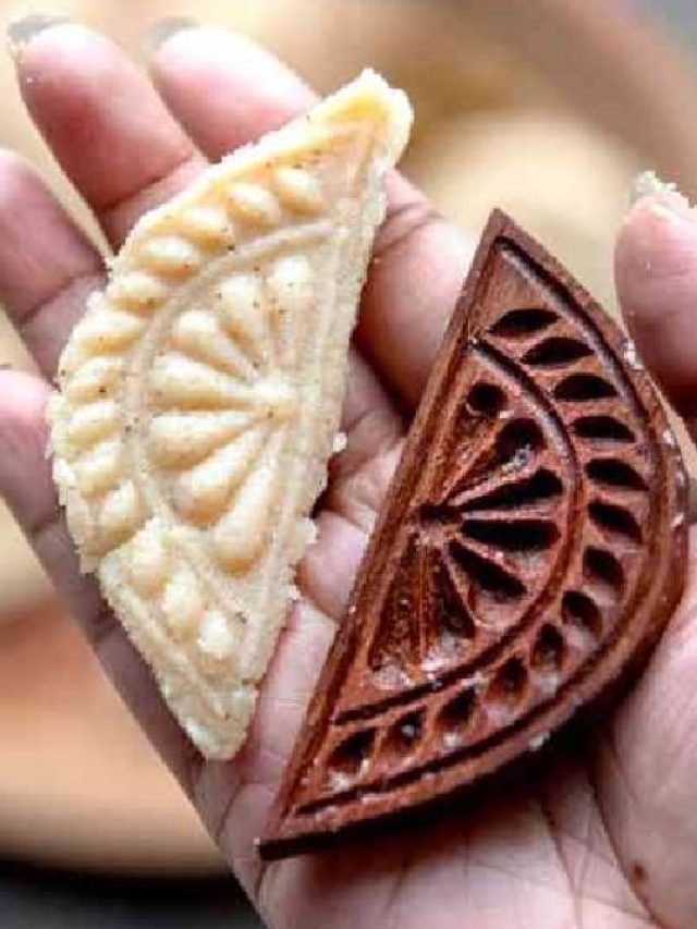 বিজয়া দশমীর প্রস্তুতি নিন এখন থেকে, বাড়িতে বানান সাবেকি মিষ্টি চন্দ্রপুলি