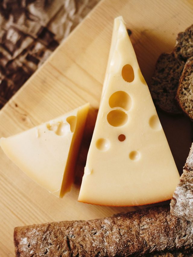 চিজ খাওয়ার ১০ ফায়দা, জানলে চমকে যাবেন