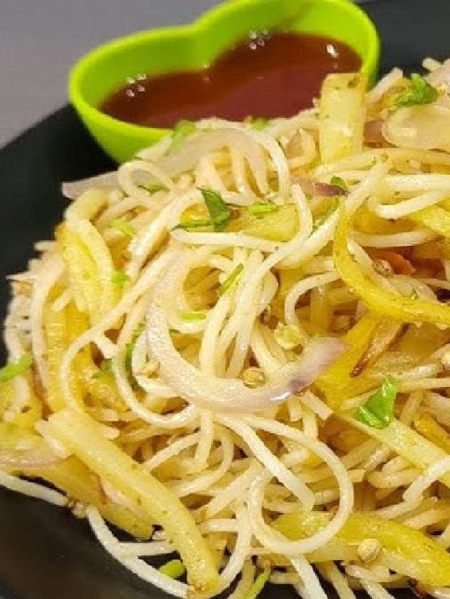 লাগবে মাত্র কম উপকরণ, জানুন মায়ের হাতের চাউমিনের রেসিপি