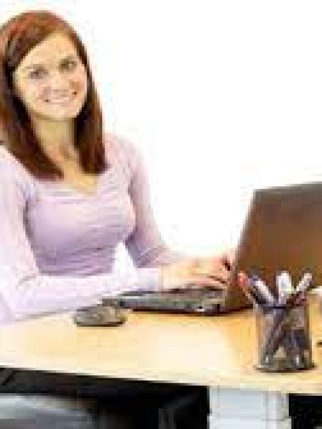 অফিসের পরিবেশ 'বিষাক্ত'? ডেস্কে রাখুন ৬ জিনিস