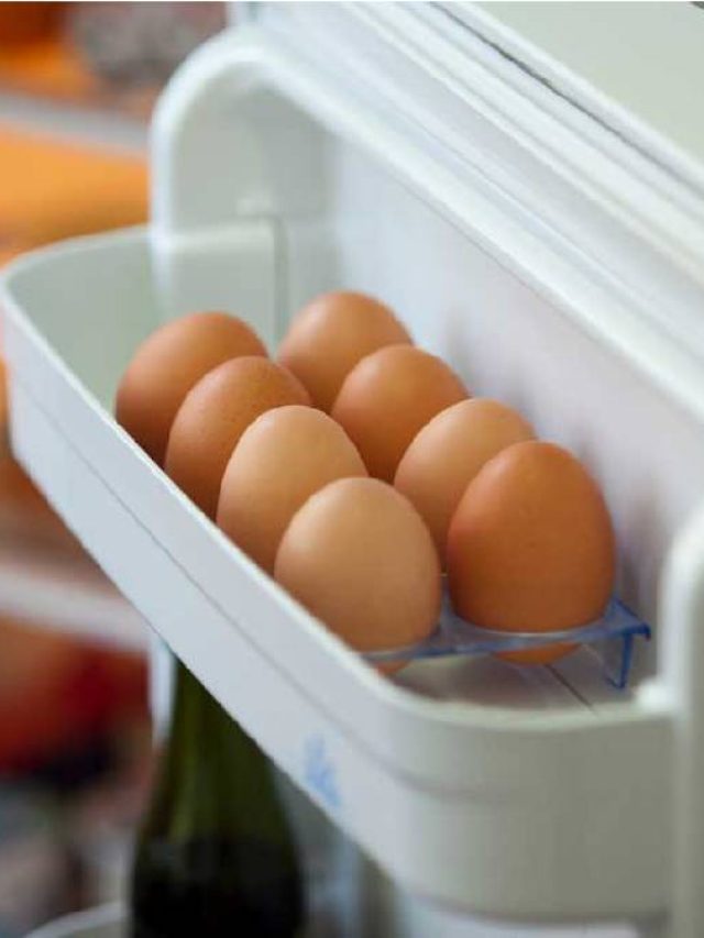 বাজার থেকে কিনে ডিম ফ্রিজে রাখেন? এবার সাবধান হোন