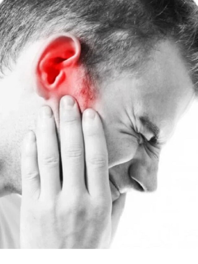 কানে জল ঢুকেছে? বের করার সহজ টিপস