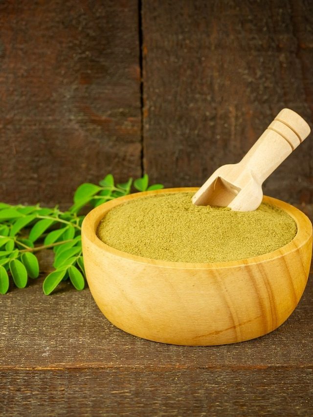 পুজোর আগে ঝলমলে ত্বক দেবে সজনে পাতার পাউডার