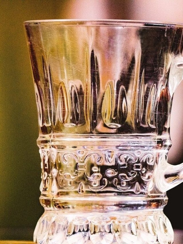 কাঁচের বাসন হবে আয়নার মতো চকচকে, এভাবে পরিষ্কার করুন