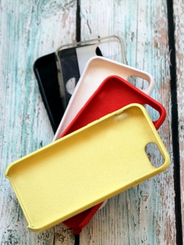 ফোনের কভারে ময়লা-হলদেটে ছোপ? এভাবে পরিষ্কার করুন