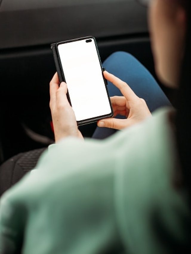 আপনার ফোন কি ঘনঘন গরম হয়ে যাচ্ছে? ৫ টিপসে সমাধান