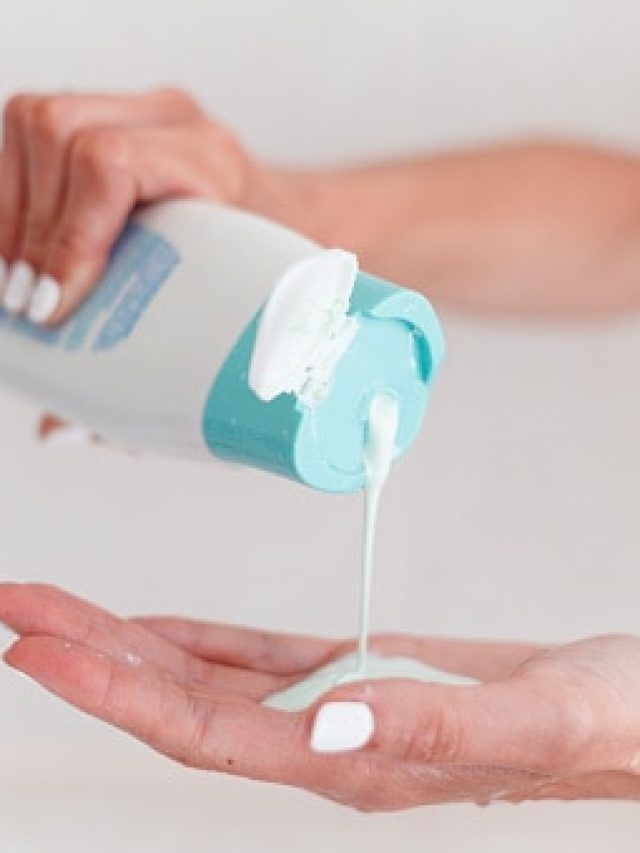 কেমিক্যাল থাকবে না, বাড়িতেই বানান হার্বাল শ্যাম্পু