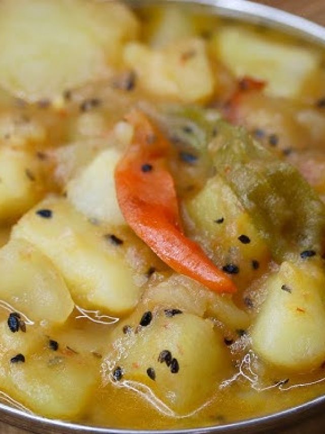 লুচির সঙ্গে জমবে, বানান লঙ্কা দিয়ে সাদা আলুর চচ্চড়ি; রেসিপি