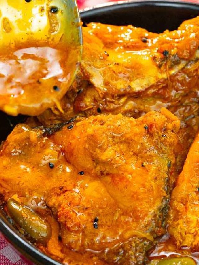 পুজোর আগে থাকুন হালকা ডায়েটে, তেল ছাড়া খান কাতলা মাছের ঝোল