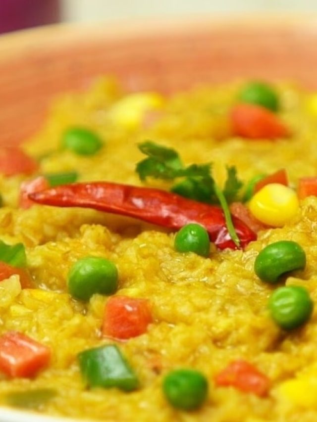 বর্ষায় জমিয়ে খান খিচুড়ি, কমবে ওজন-বাড়বে হজমশক্তি