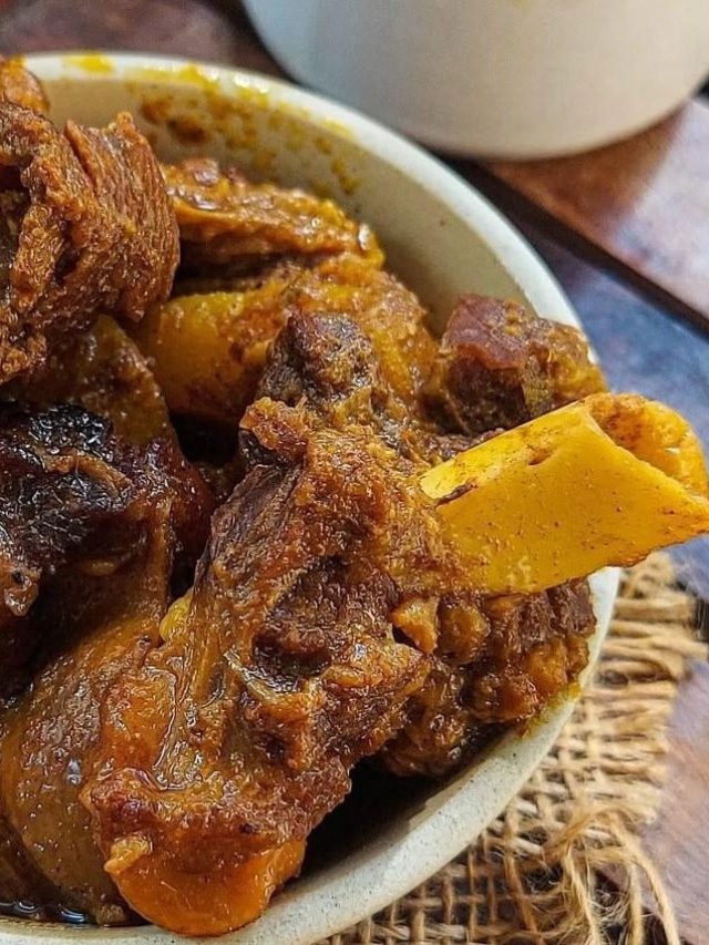 সিটির পর সিটি দিয়েও মাটন শক্ত? এই ভুলটা করছেন না তো?