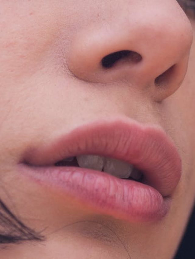 ঠোঁটের গড়ন বলে দেয় ব্যক্তিটি কেমন? মিলিয়ে নিন