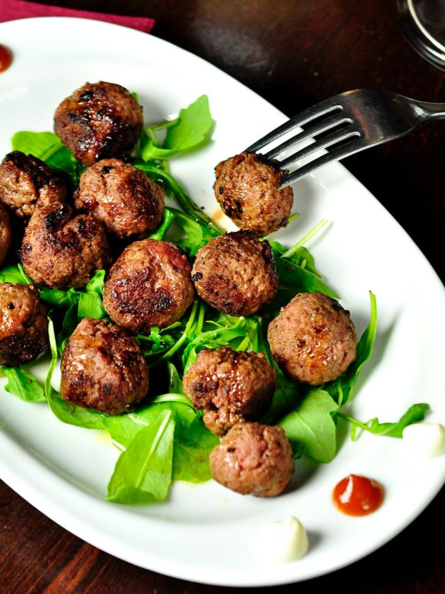 জলখাবারে হিট, বানান রেস্তোরাঁর স্টাইলে মাটন মিটবল