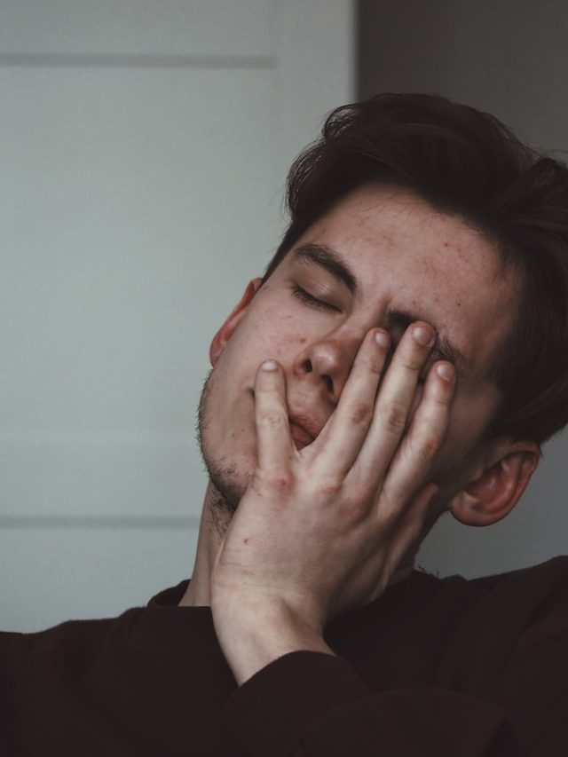 খাওয়ার মাঝে অনেকটা গ্যাপ রাখেন? হতে পারে মাথা ব্যথা