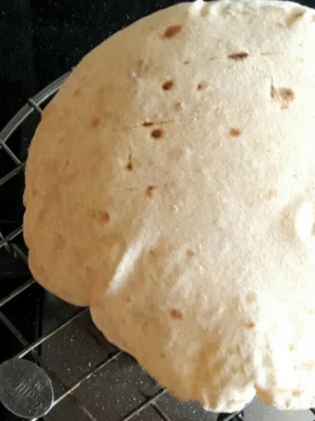 আটা মাখার সময় দিন এই জিনিস, রুটি হবে তুলতুলে ও ফুলকো