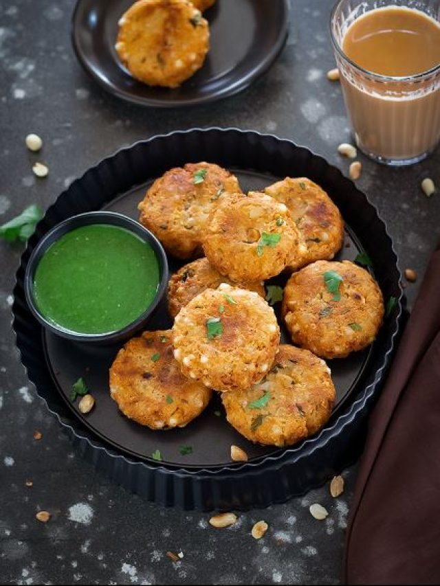 হালকা, খাস্তা! সাবুর বড়ার মুখরোচক রেসিপি শিখে নিন