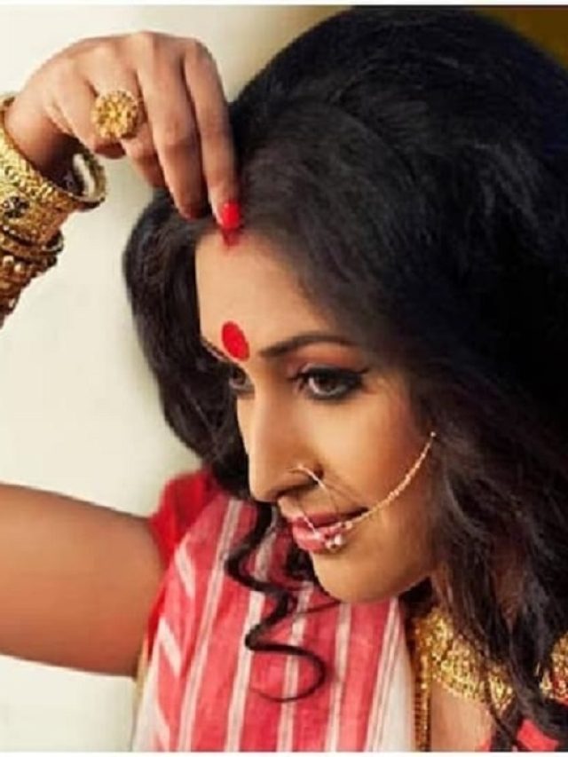 শরীরের মোট ৫ স্থানে সিঁদুর পরার নিয়ম! বিবাহিতদের জানা উচিত