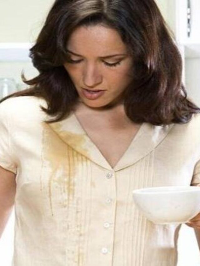 সাদা কাপড়ের দাগ উঠবে ঝটপট, কাঁচার সময় দিন ২ জিনিস