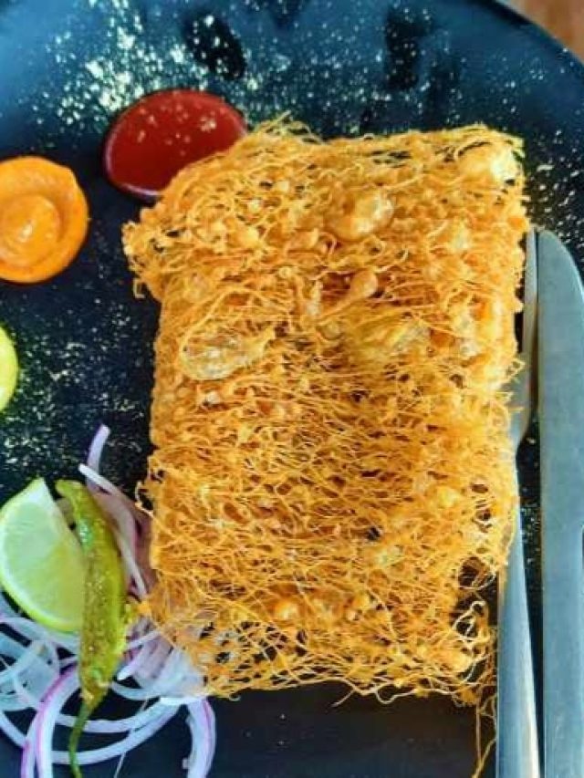 মিত্র ক্যাফের স্টাইলে ফিশ কবিরাজি বানান বাড়িতেই