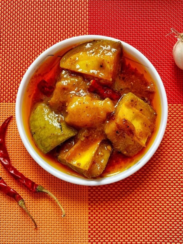 আচার খেলে মেলে এসব উপকার, জানলে অবাক হবেন