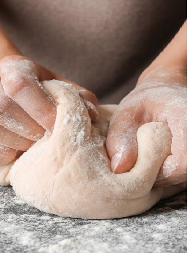 হাত না লাগিয়ে মাত্র ৩০ সেকেন্ডে ময়দা মাখুন, রইল দুর্দান্ত টেকনিক