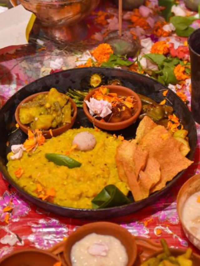 লক্ষ্মী পুজোয় ভোগের খিচুড়ি, কম সময়েই সহজ রেসিপি