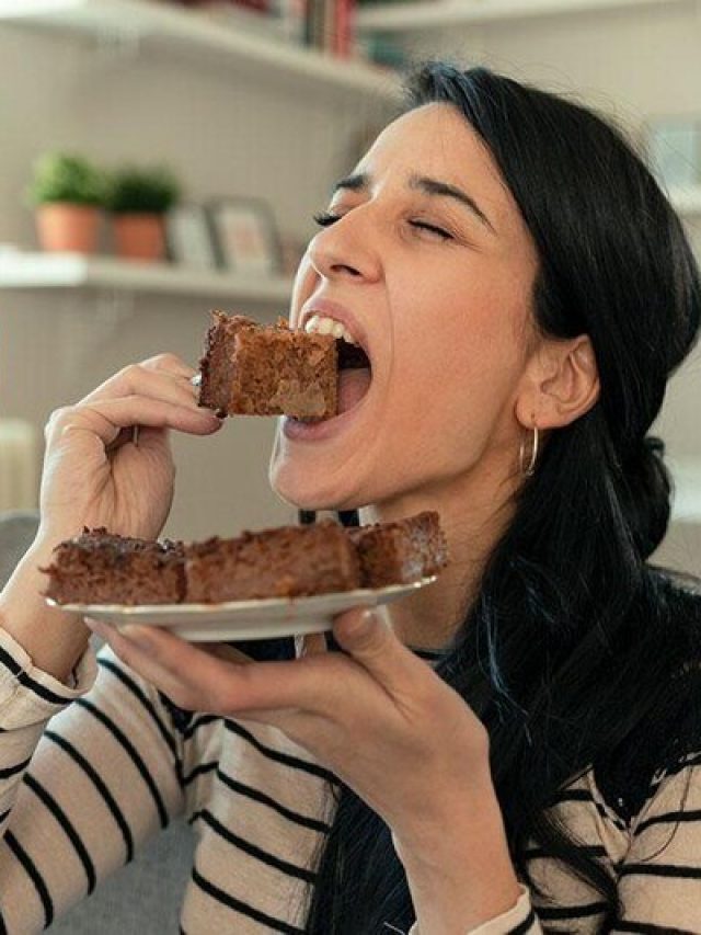 বাজারের খাবার ও পানীয়ে আর্টিফিসিয়াল সুগার, এই ৭ উপায়ে বাদ দিন