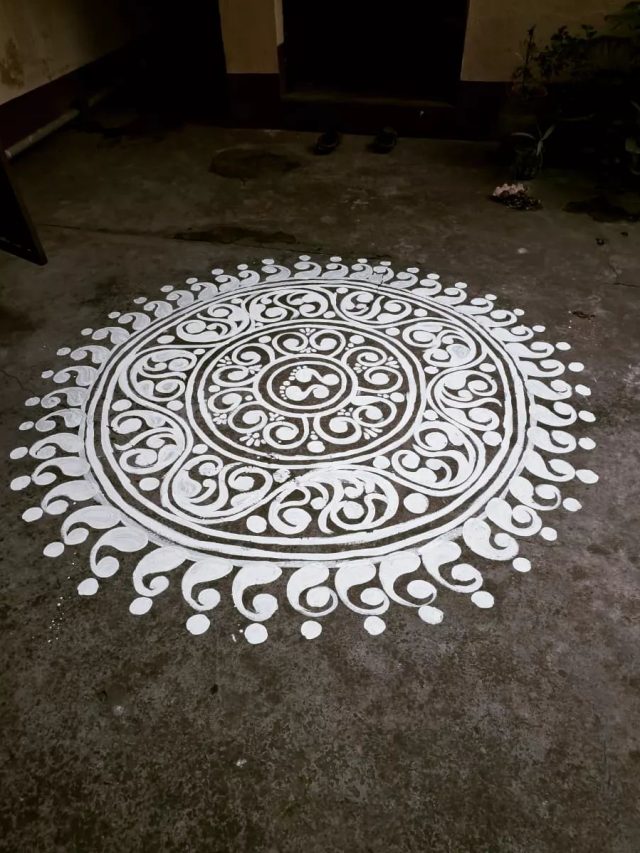 কোজাগরীর আলপনায় আঁকুন এই প্রতীকগুলি, লক্ষ্মী আসবে ঘরে