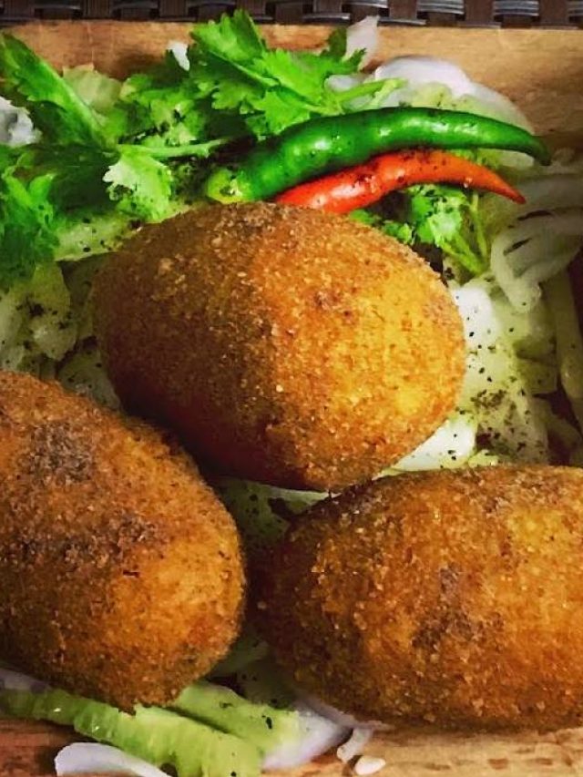 বৃষ্টির দিনে চা-কফির সঙ্গে জমবে মাছের চপ, জেনে নিন সহজ এই রেসিপি