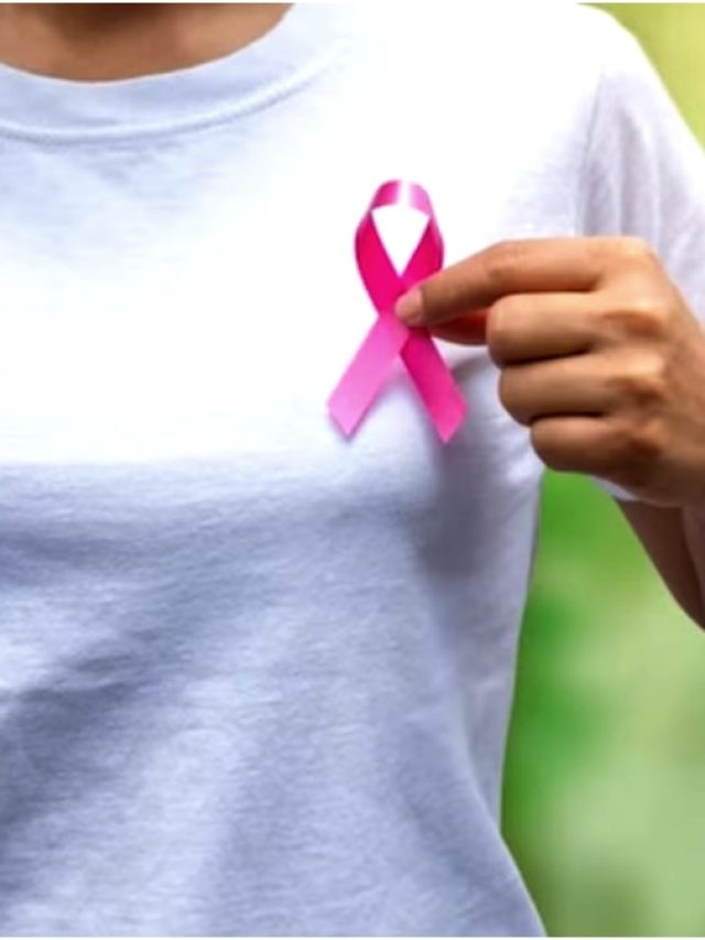 ৬ উপায়ে বাড়িতেই পরীক্ষা করুন স্তন ক্যান্সারের লক্ষণ