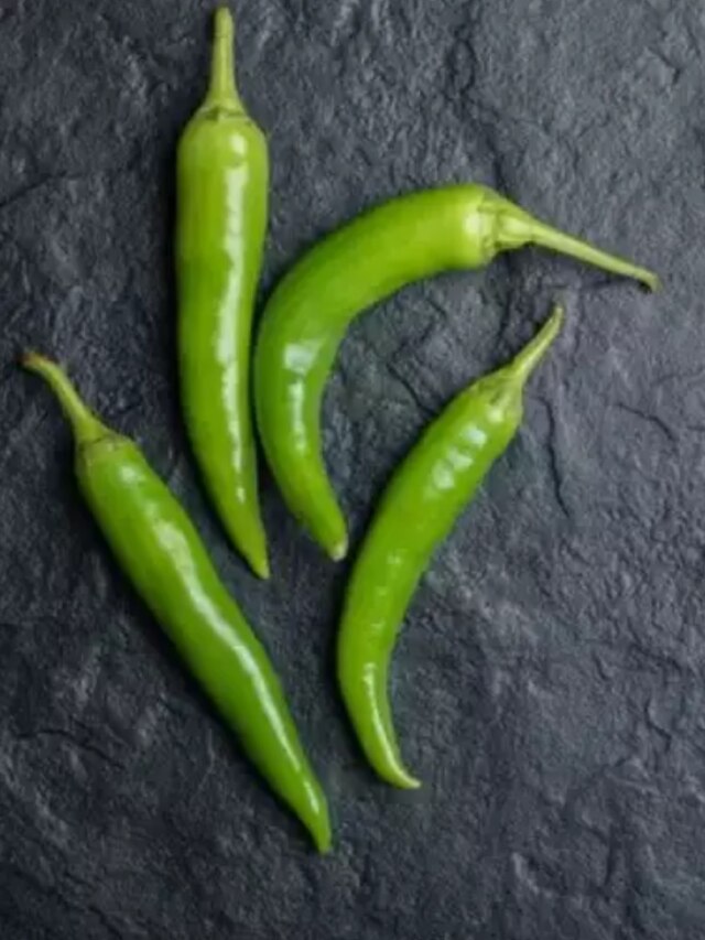 ভাতের সঙ্গে রোজ কাঁচা লঙ্কা খান, ক্ষতি না লাভ?