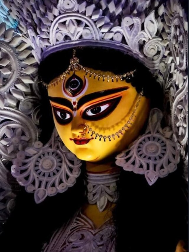 কেন শরৎকালের ষষ্ঠীতেই দেবীর বোধন হয়? জানুন পৌরাণিক কথা