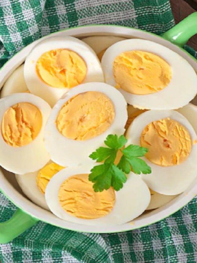 ডিম খেলেই সর্বনাশ! এই ৩ ব্যক্তিদের এড়িয়ে চলাই মঙ্গল