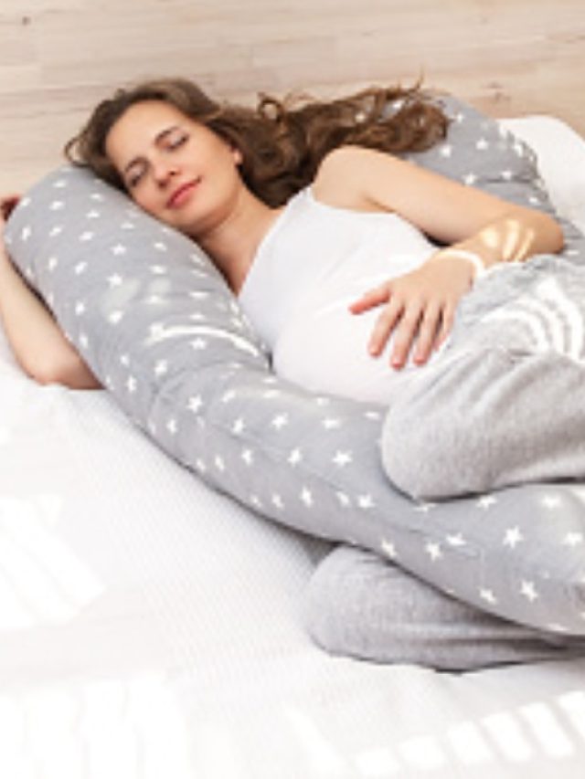 পায়ের মাঝে বালিশ রেখে ঘুমানোর ৭ অলৌকিক উপকারিতা